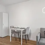 Neues Appartement mit Spa&Balkon nahe KPMG, PwC, L\'Oréal, Messe