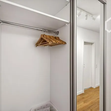 Apartment Neues Mit Spa & Balkon Nahe Kpmg, Pwc, L'oreal, Messe