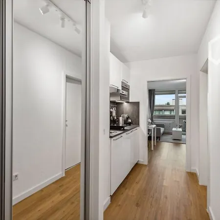 Apartment Neues Mit Spa & Balkon Nahe Kpmg, Pwc, L'oreal, Messe