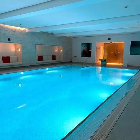 Neues Mit Spa & Balkon Nahe Kpmg, Pwc, L'oreal, Messe * Düsseldorf